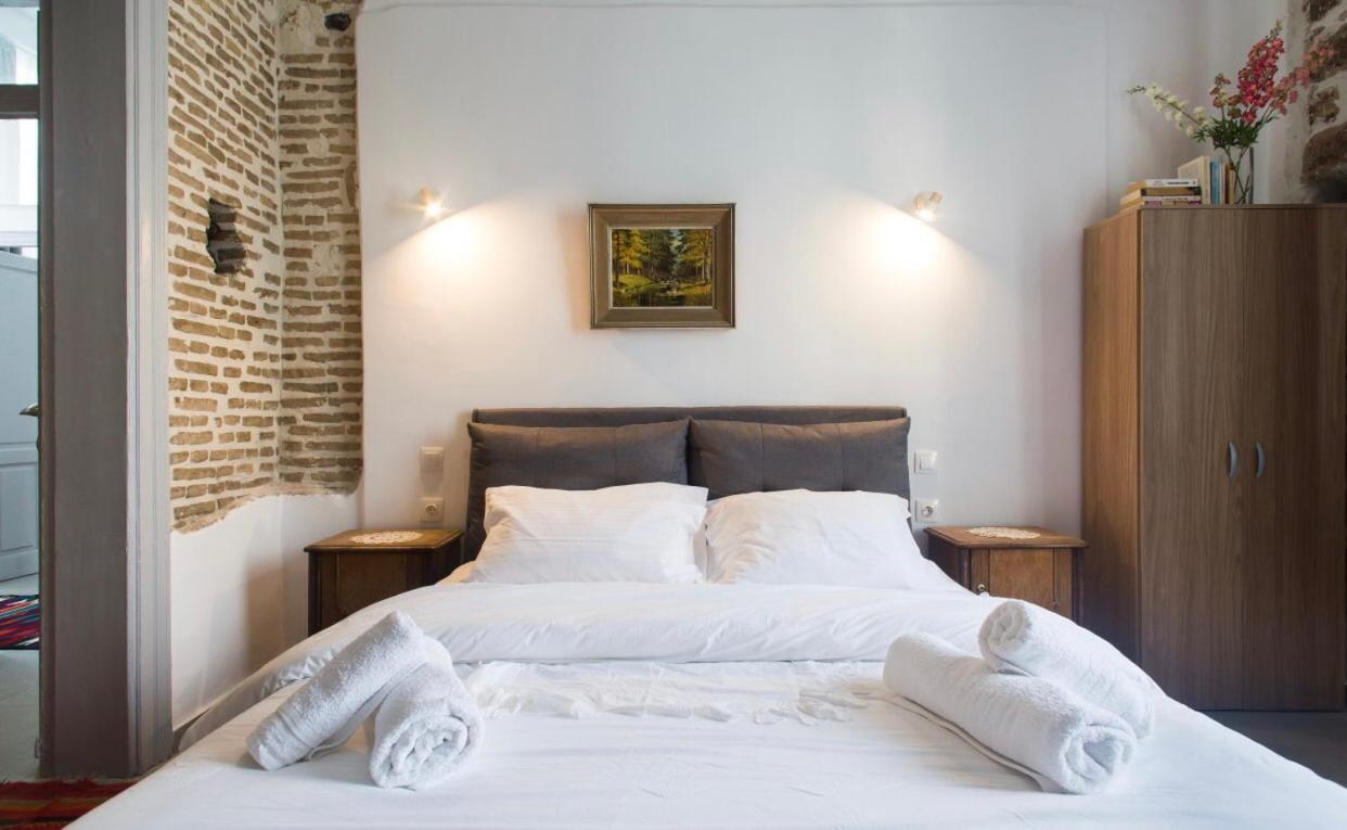 A Litte Taste Of Home Guest House เอเธนส์ ภายนอก รูปภาพ