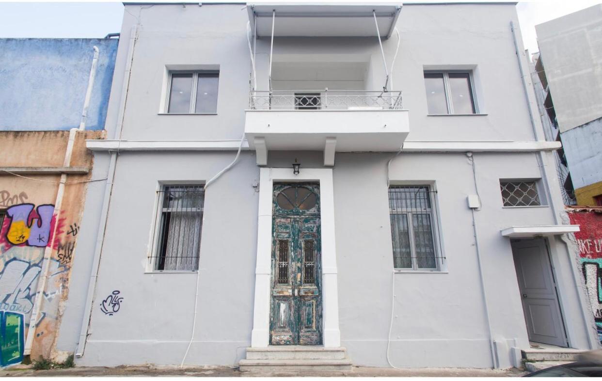 A Litte Taste Of Home Guest House เอเธนส์ ภายนอก รูปภาพ